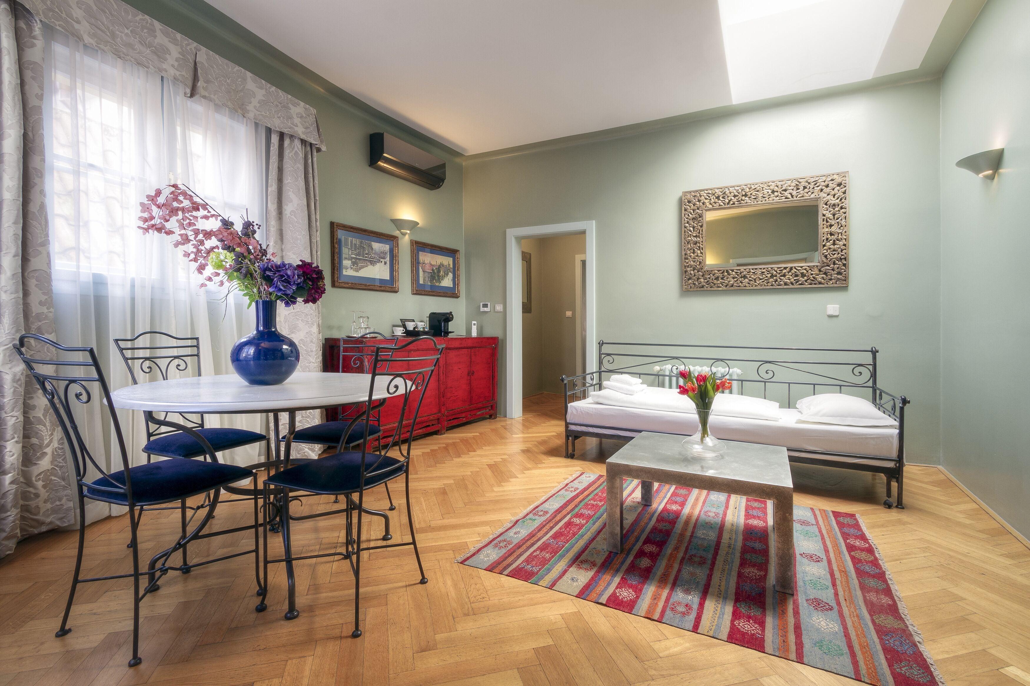 Black Star Suites, Prague